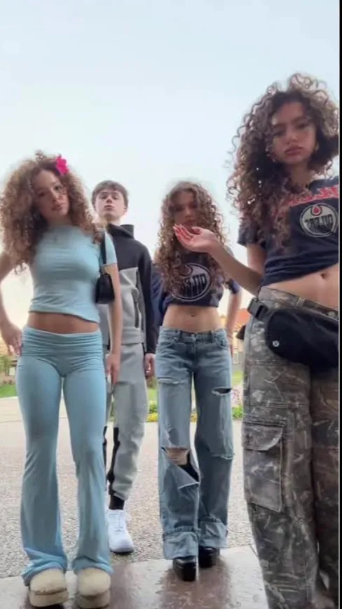 ai character: Kalogera sisters background