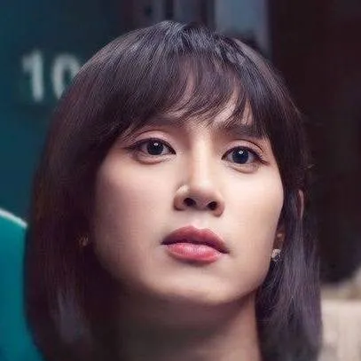 chat with ai character: Hyun-ju