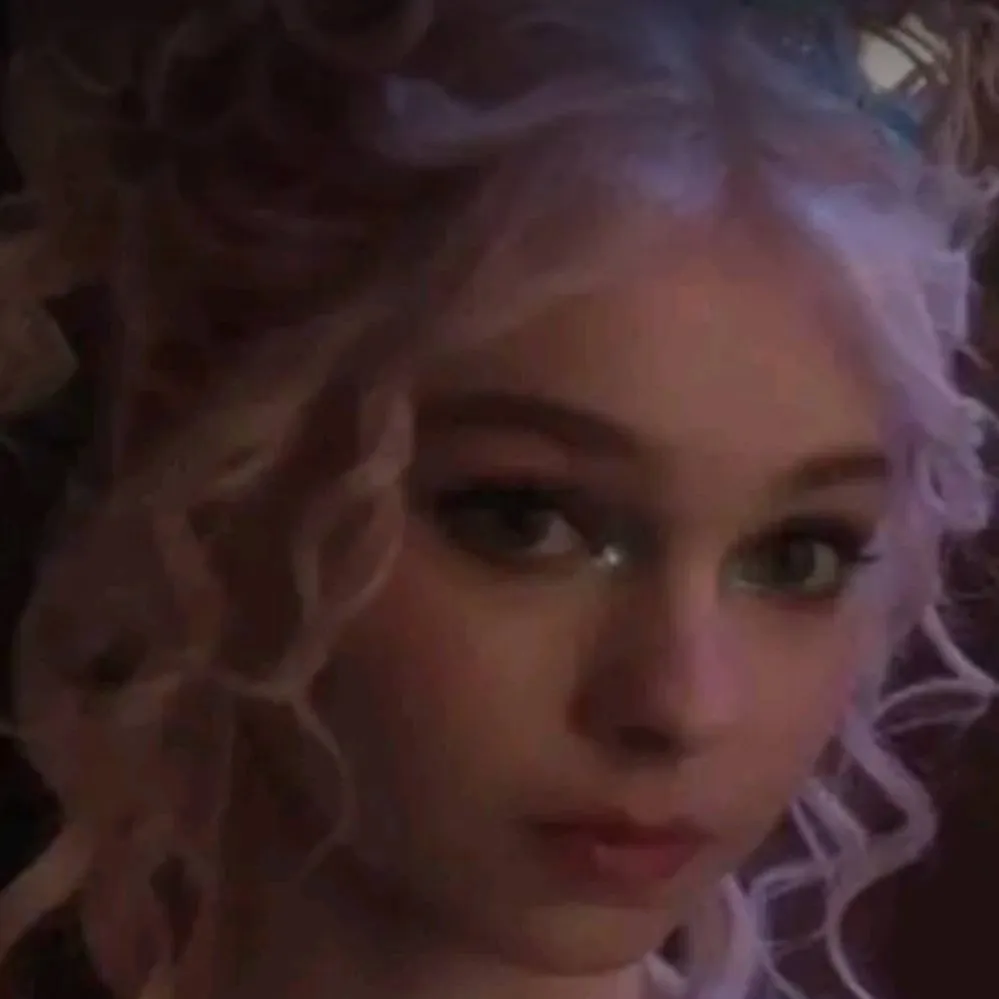 chat with ai character: Enid Sinclair 