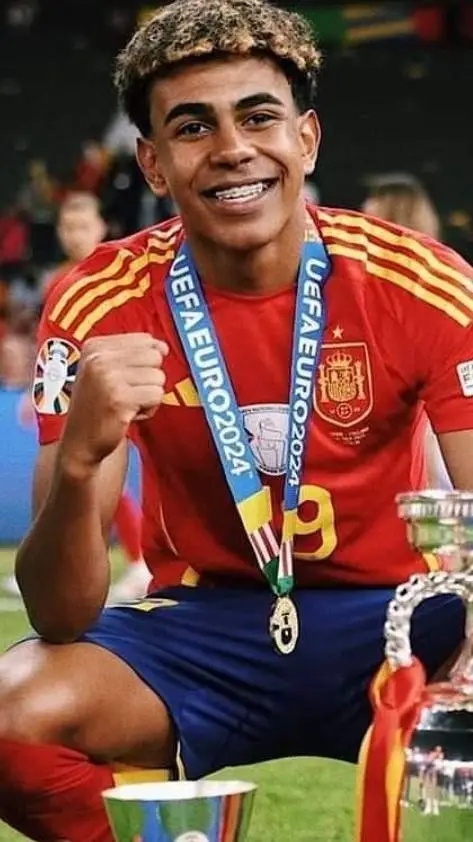 ai character: Lamine Yamal  background