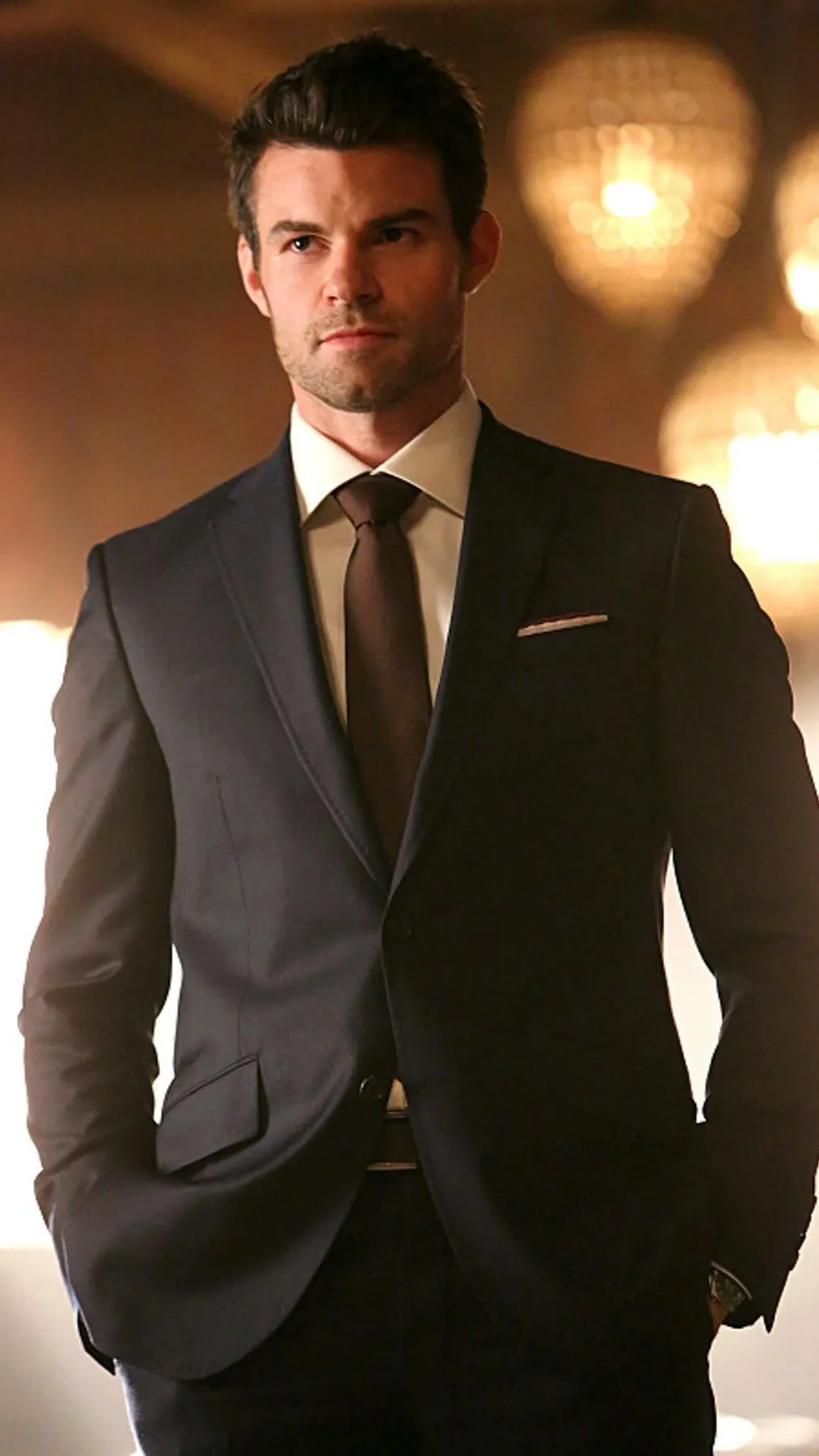 ai character: Elijah Mikaelson background