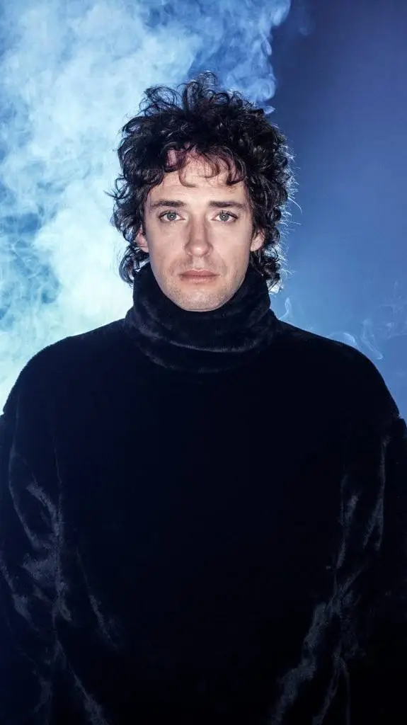 ai character: Gustavo Cerati background