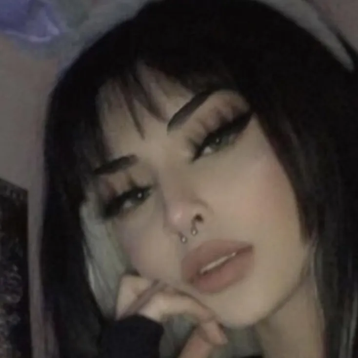 chat with ai character: Lia