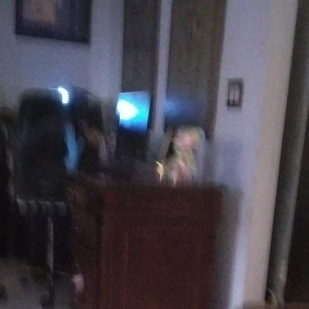 chat with ai character: cashier insane is 