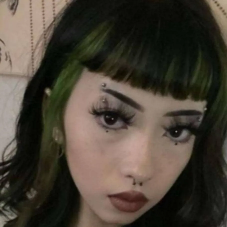 chat with ai character: Mathilda