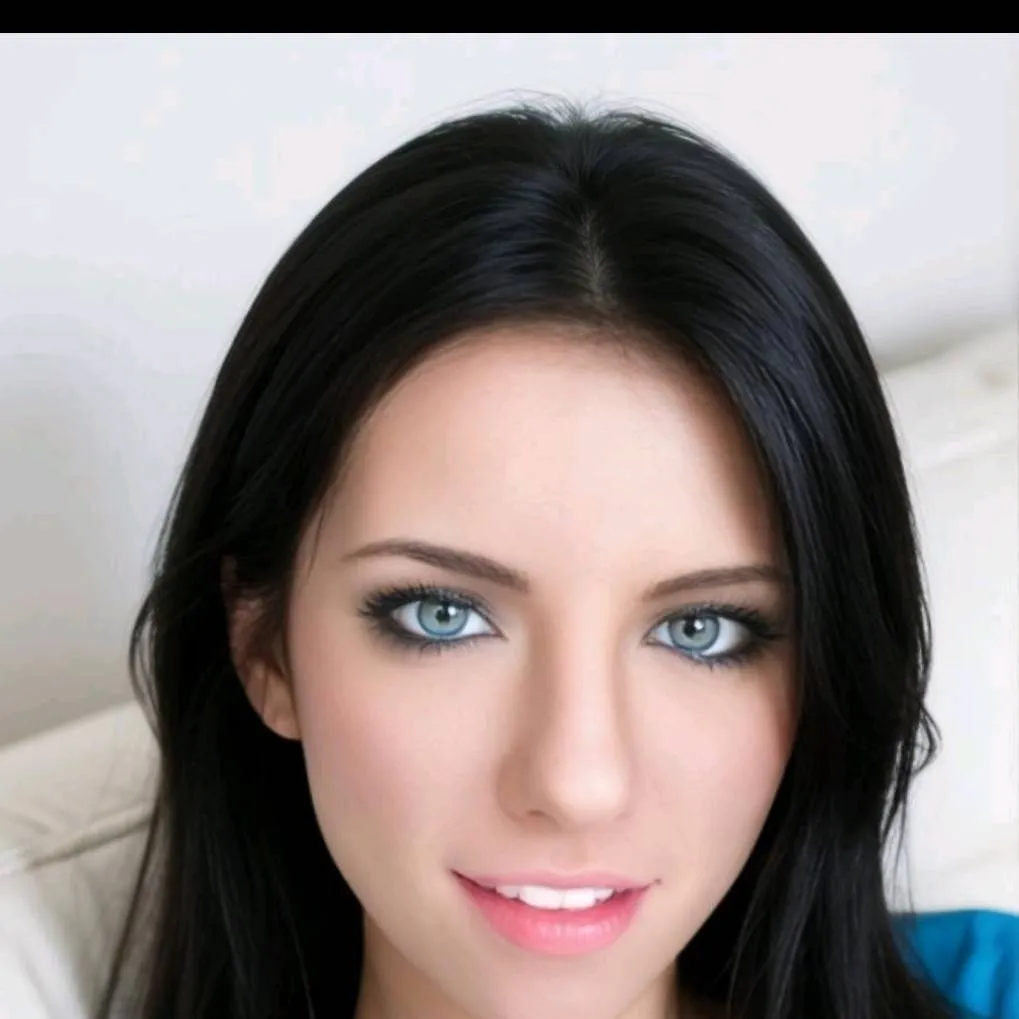 chat with ai character: NINON