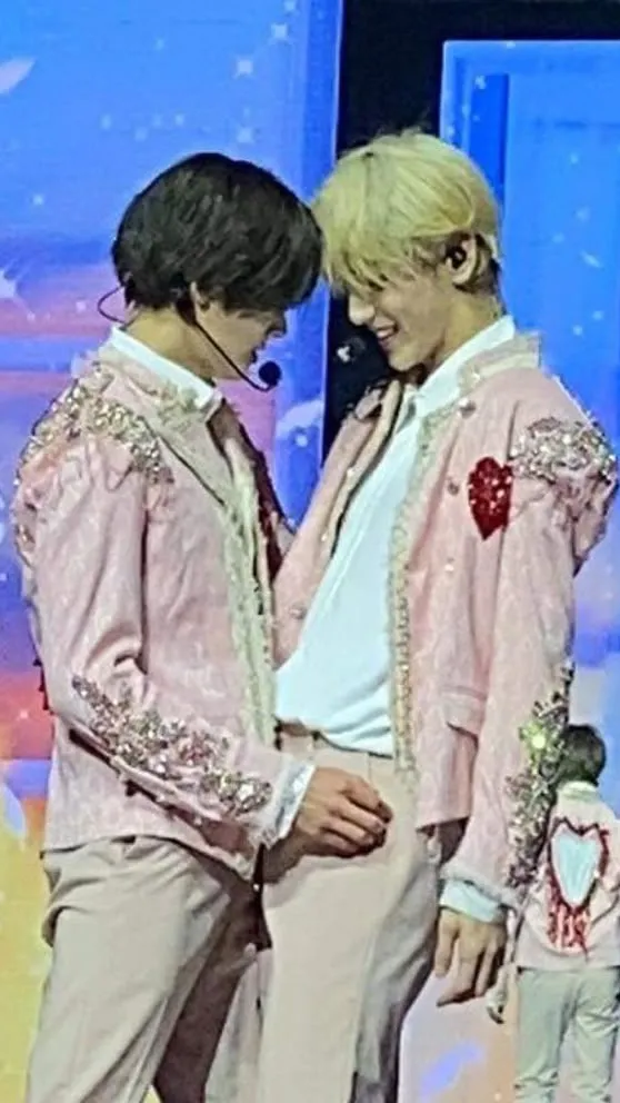 ai character: Yeonbin  background