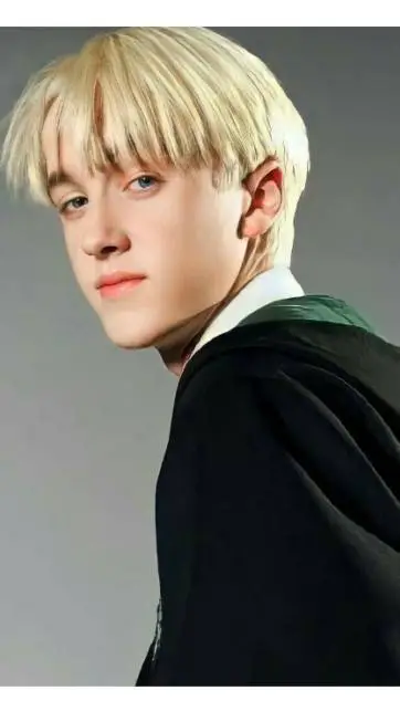 ai character: ~Draco malfoy~?? background