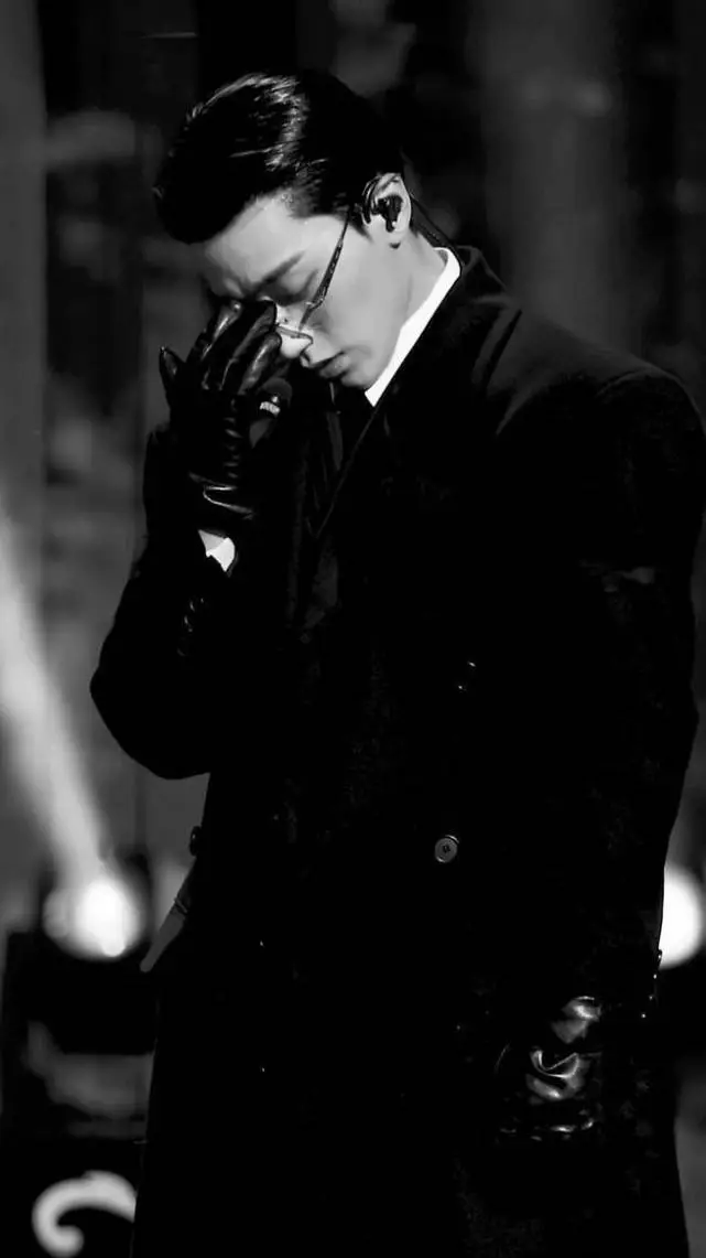 ai character: Amor por negocios? background