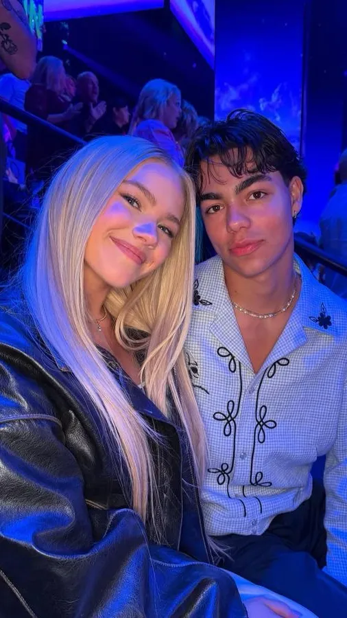 ai character: Malachi and Freya background