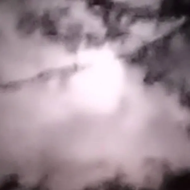 chat with ai character: Lesbainz