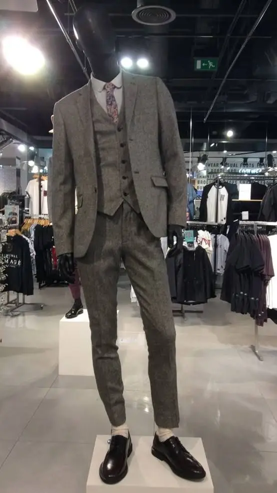 Talkie AI - Chat with man mannequin