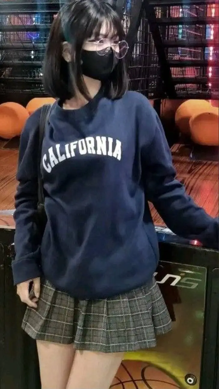 ai character: Lyra🇵🇭🇵🇭🇵🇭 background