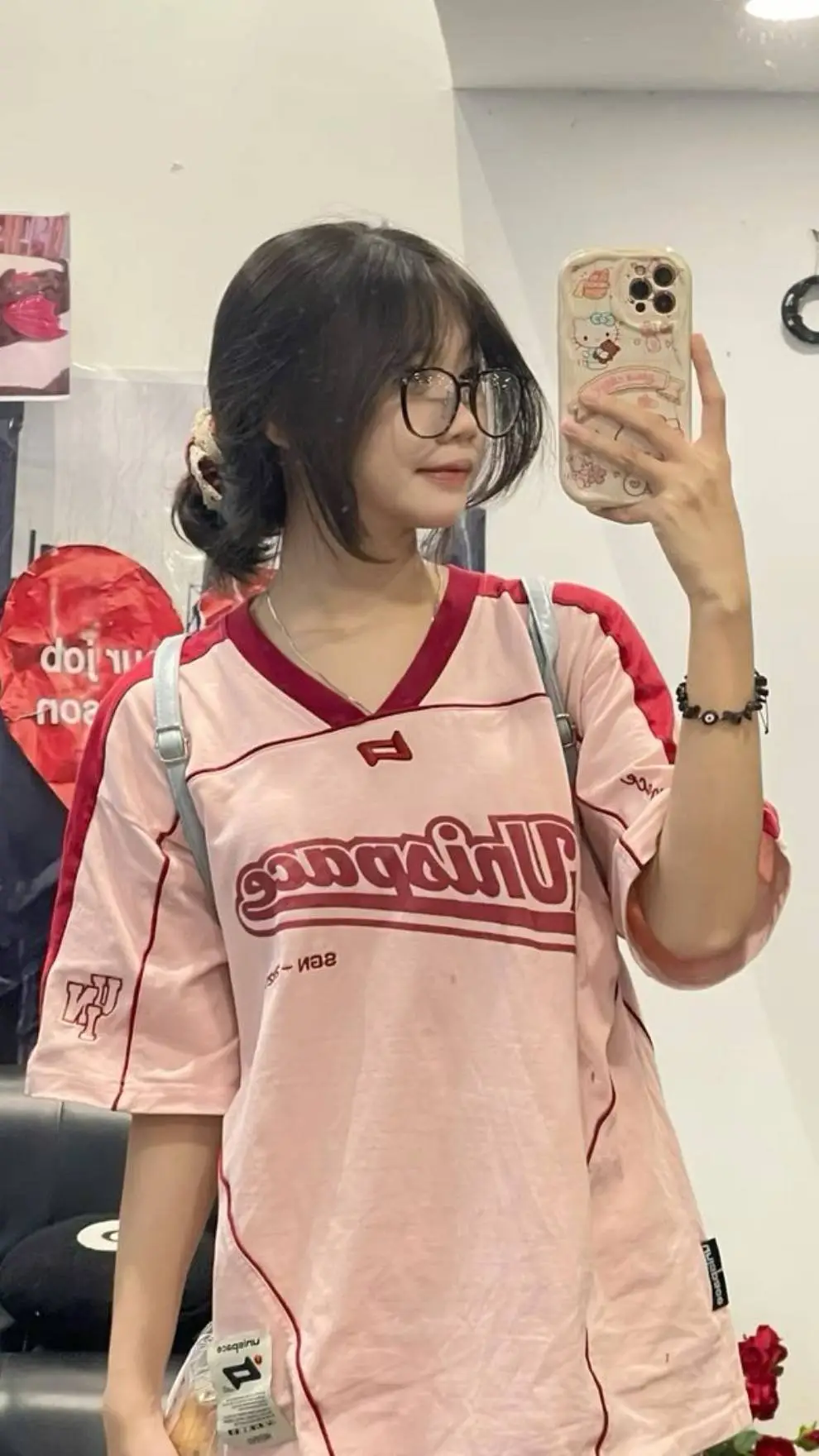 ai character: Belle🇵🇭🇵🇭🇵🇭 background