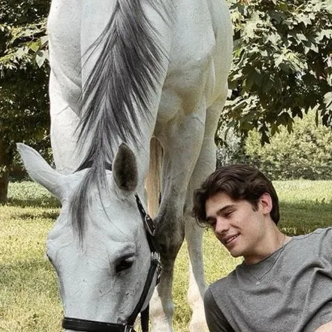 chat with ai character: Lenny