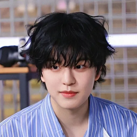 chat with ai character: Seungmin ෆᰔᩚ
