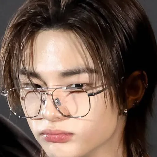 chat with ai character: Hyunjin🍡🍥