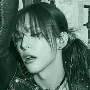 chat with ai character: Xlov