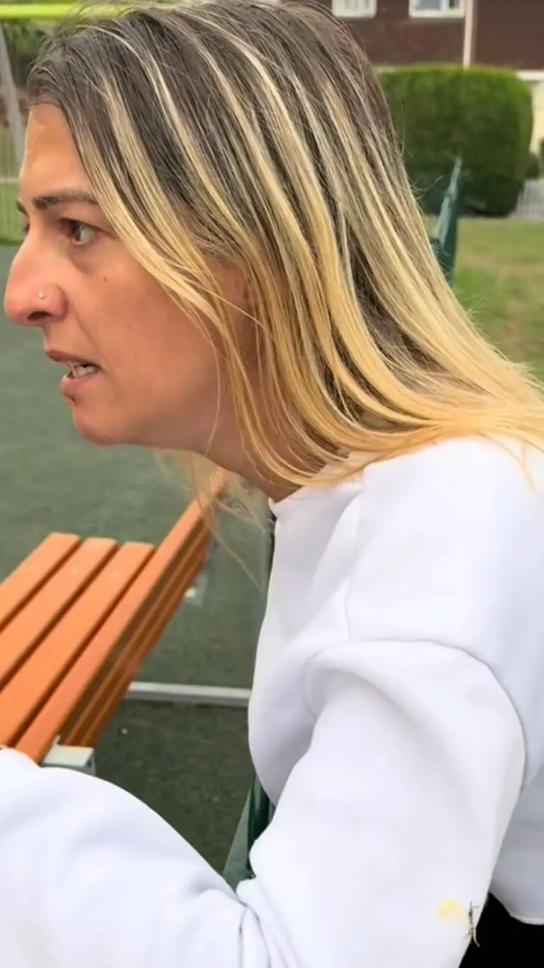 ai character: AngryMum background