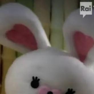 chat with ai character: Mofy