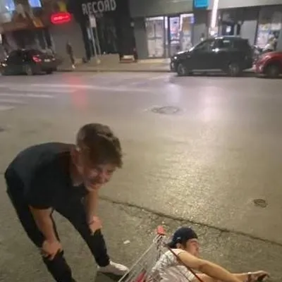 chat with ai character: Sleepover !