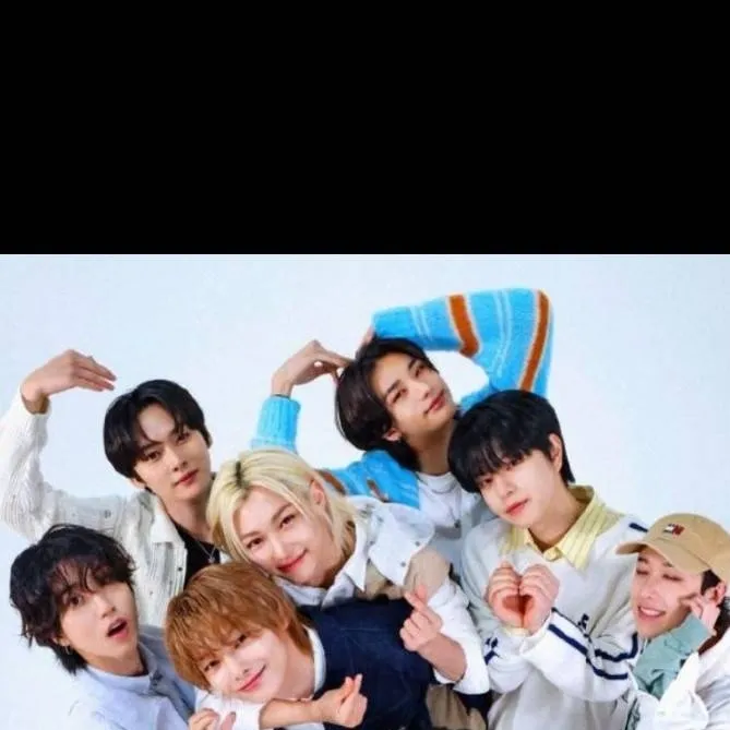 chat with ai character: stray kids