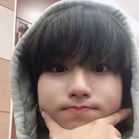 chat with ai character: ❥han y felix★