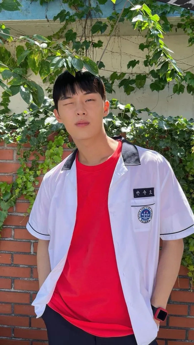 ai character: suho  background