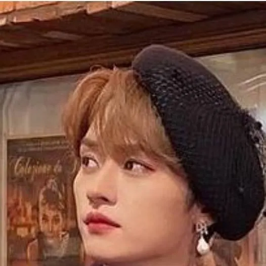 chat with ai character: Straykids 