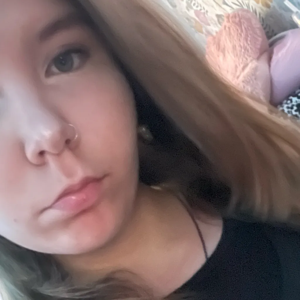 chat with ai character: Natalie