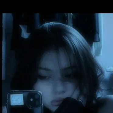 chat with ai character: Valerie