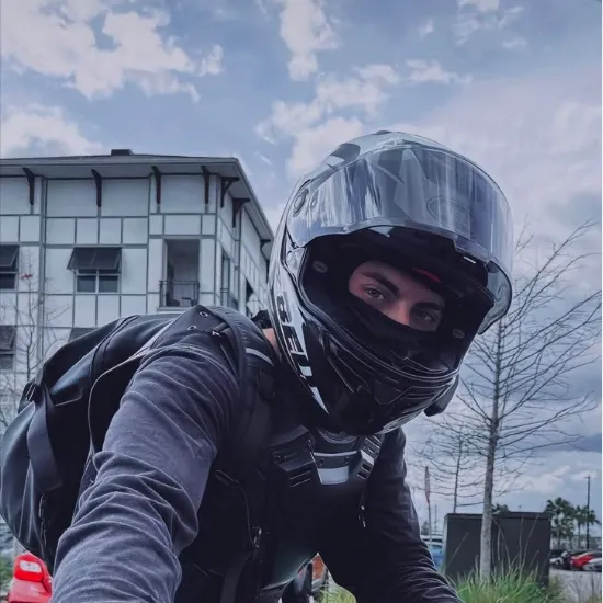 chat with ai character: Matthew 