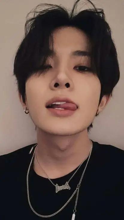 ai character: Heeseung background