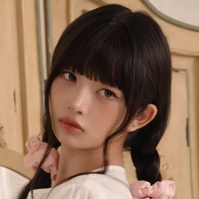 chat with ai character: -REI- 