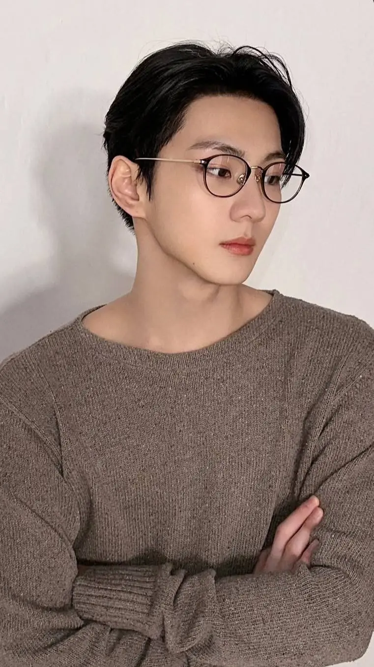 ai character: Jungwoon✨ background