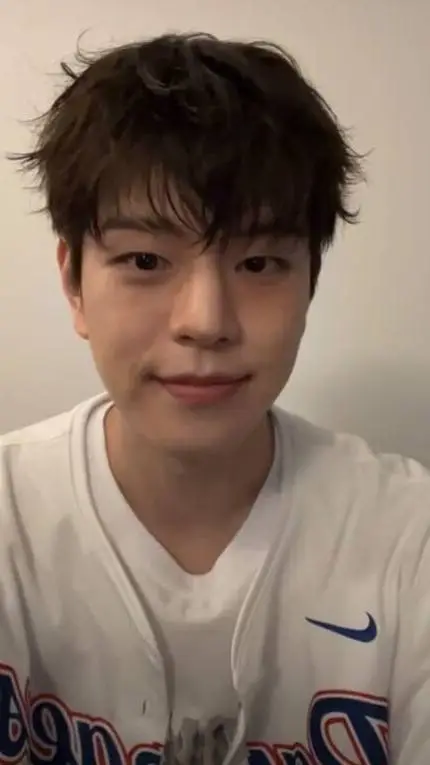 ai character: Seungmin background