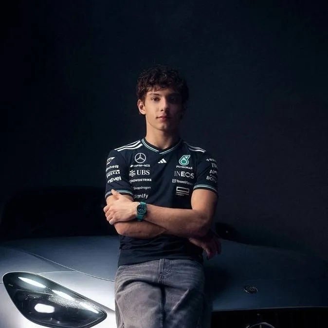 chat with ai character: Kimi Antonelli F1💗