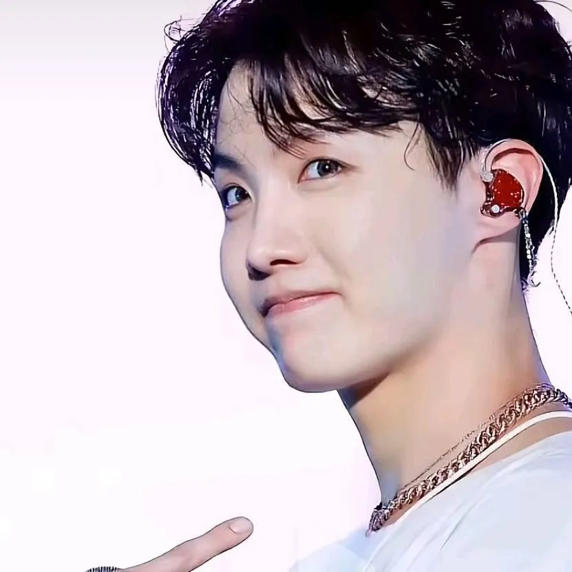 chat with ai character: *j-hope*