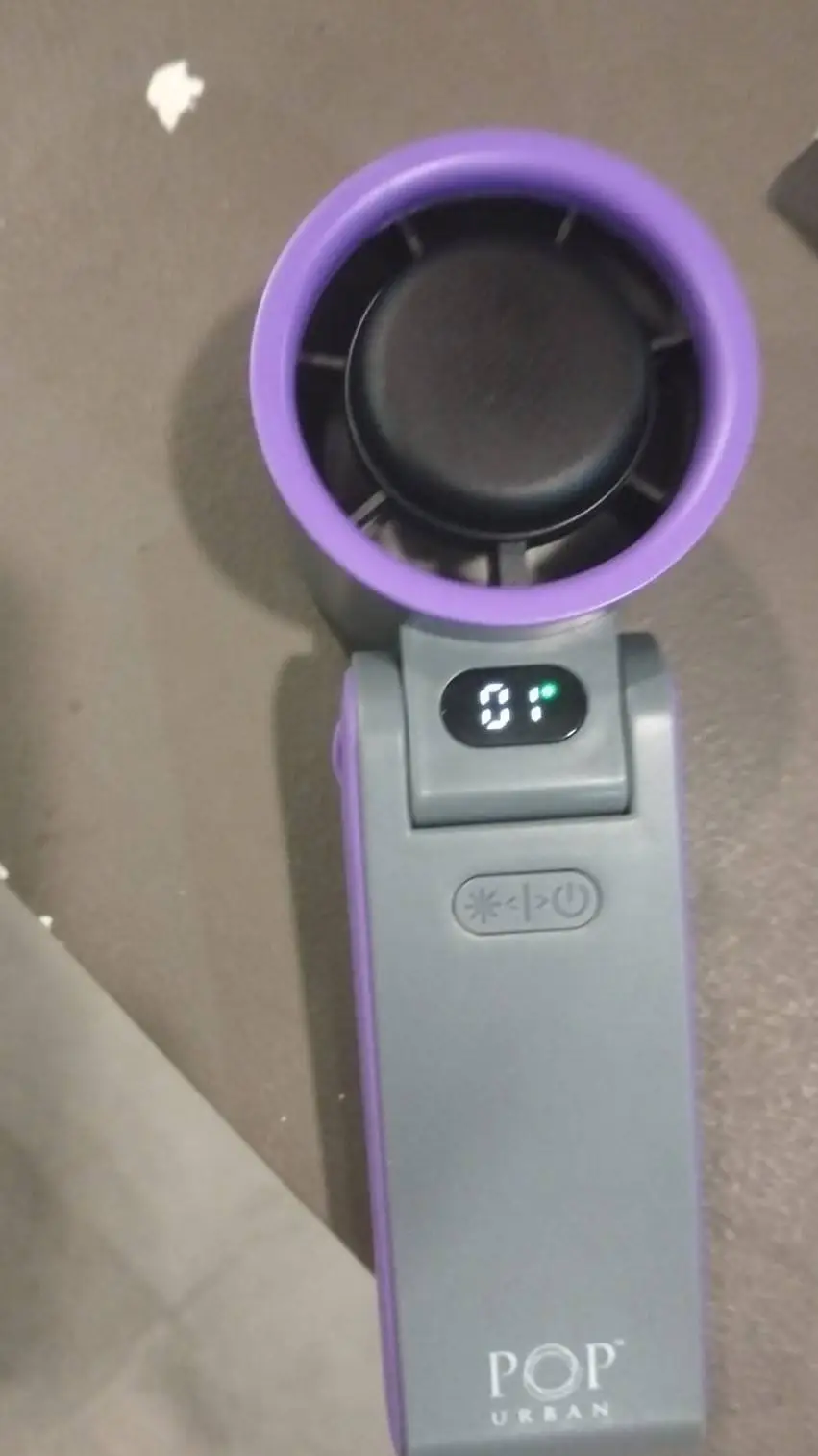 ai character: BARVACUECHICLENALE background