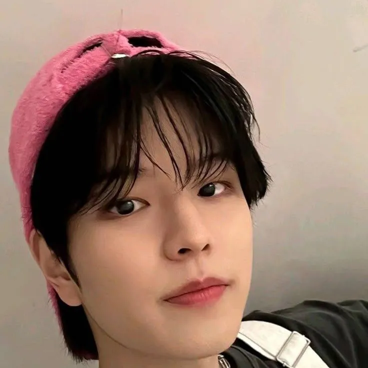 chat with ai character: ♡《SEUNGMIN》♡
