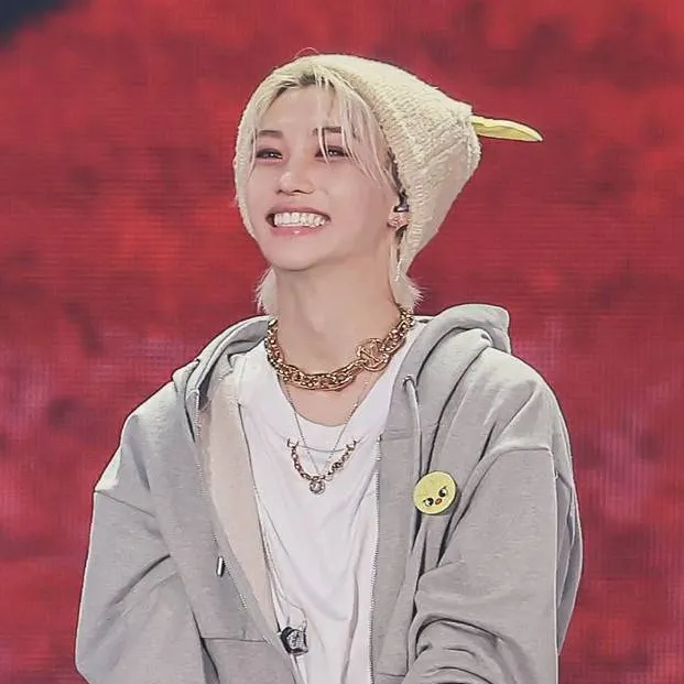 chat with ai character: 《FELIX》