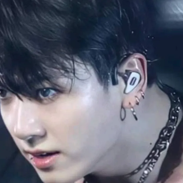 chat with ai character: Jungkook 🫶🏽
