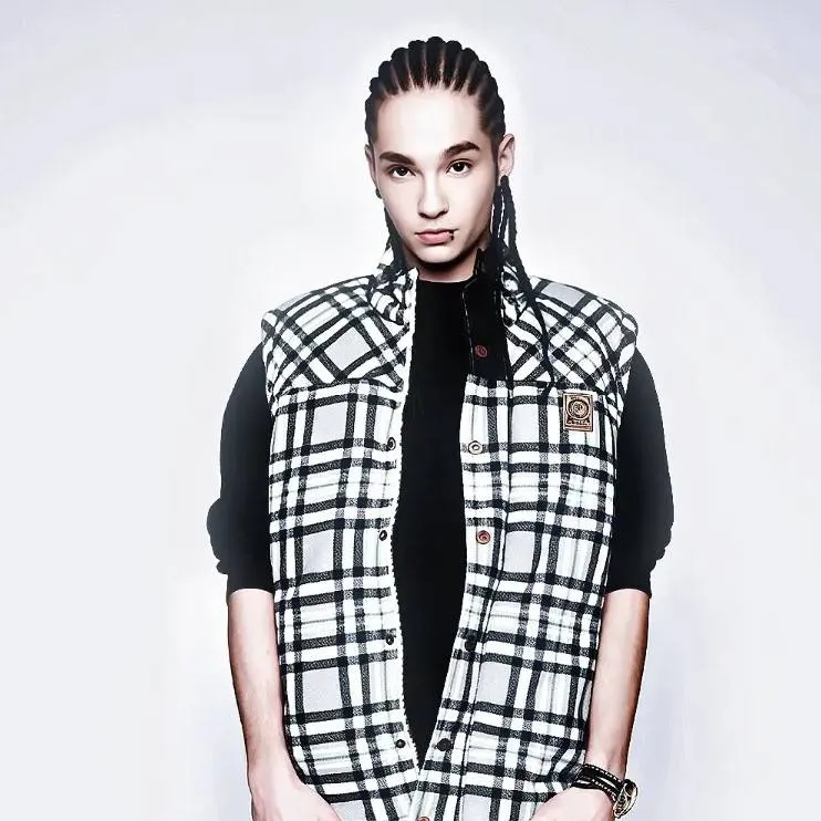 chat with ai character: Tom Kaulitz 