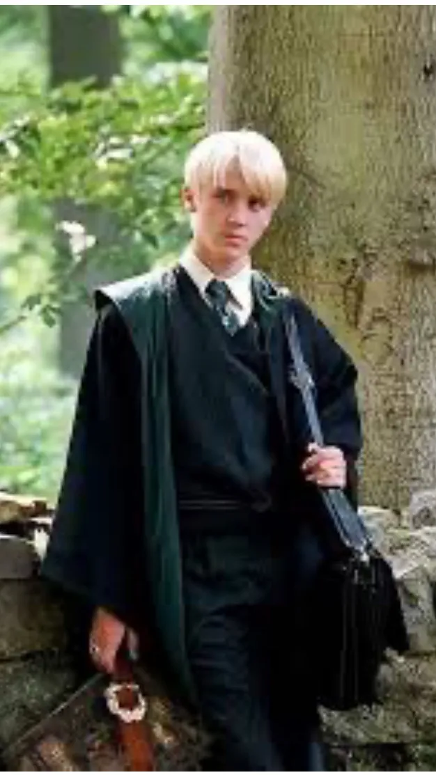 ai character: Draco malfoy  background