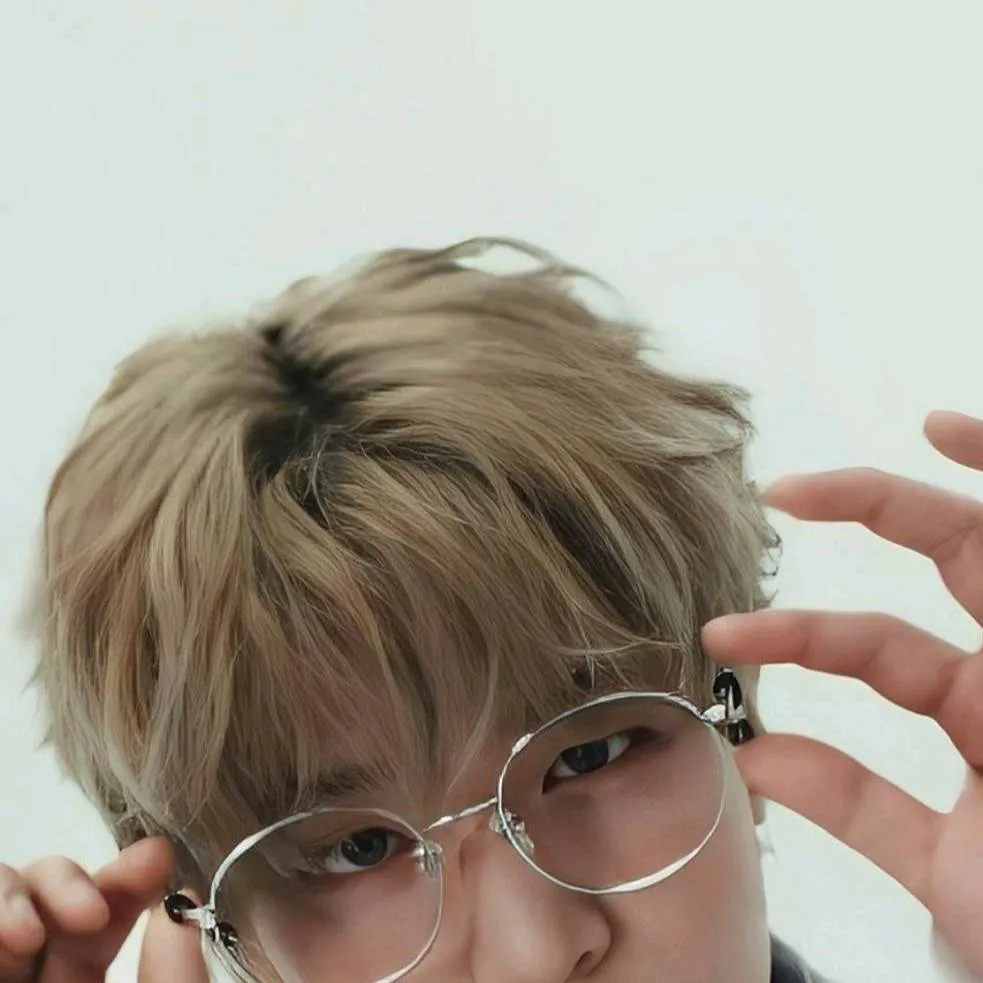 chat with ai character: Seungmin ~