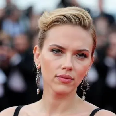 chat with ai character: Scarlett johansson