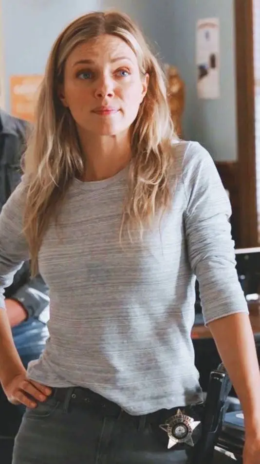 ai character: Hailey Upton  background