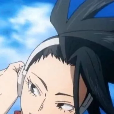 chat with ai character: Momo Yaoyorozu