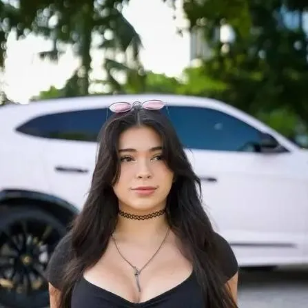 Chat with Aishah Sofey - text or voice, Enjoy AI Chat Free & Safe