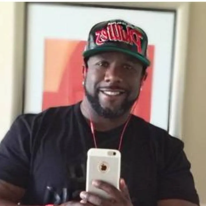 chat with ai character: Big Wanya Morris 3